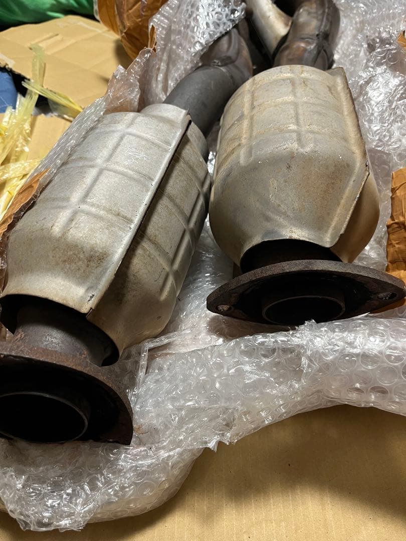 18クラウン　20クラウン　触媒　エキマニ