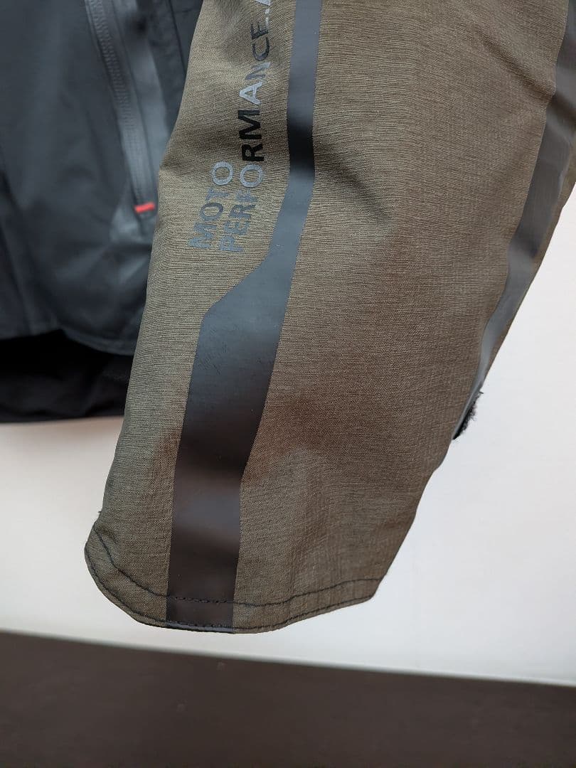 クシタニ　ウィンターアメニタジャケット　Ｌサイズ　オリーブ/ブラック