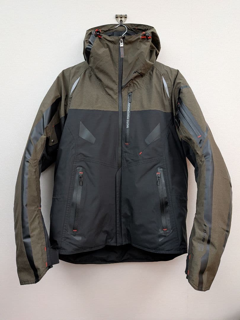 クシタニ　ウィンターアメニタジャケット　Ｌサイズ　オリーブ/ブラック