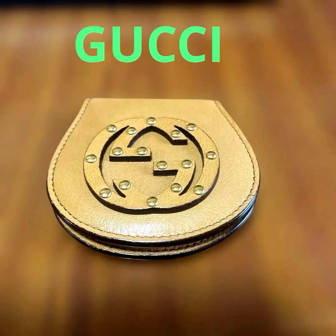 Gucci ベージュ ケース GGロゴ