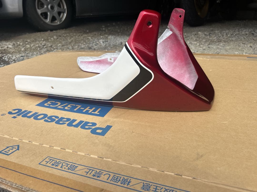 CB400SF他　凡用アンダーカウル　赤白カラー塗装済み