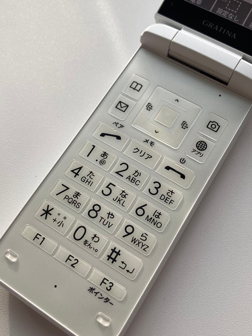 SIMロック済　au GRATIN KYF42 ホワイト利用制限○