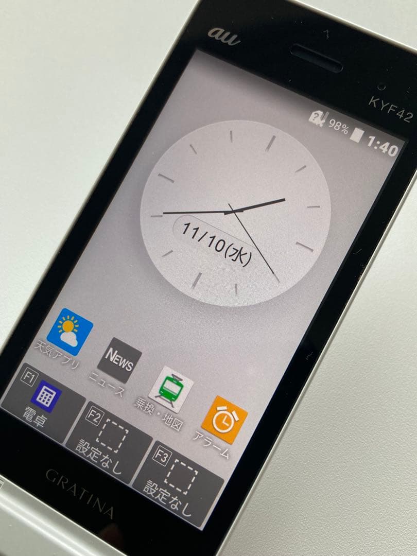 SIMロック済　au GRATIN KYF42 ホワイト利用制限○