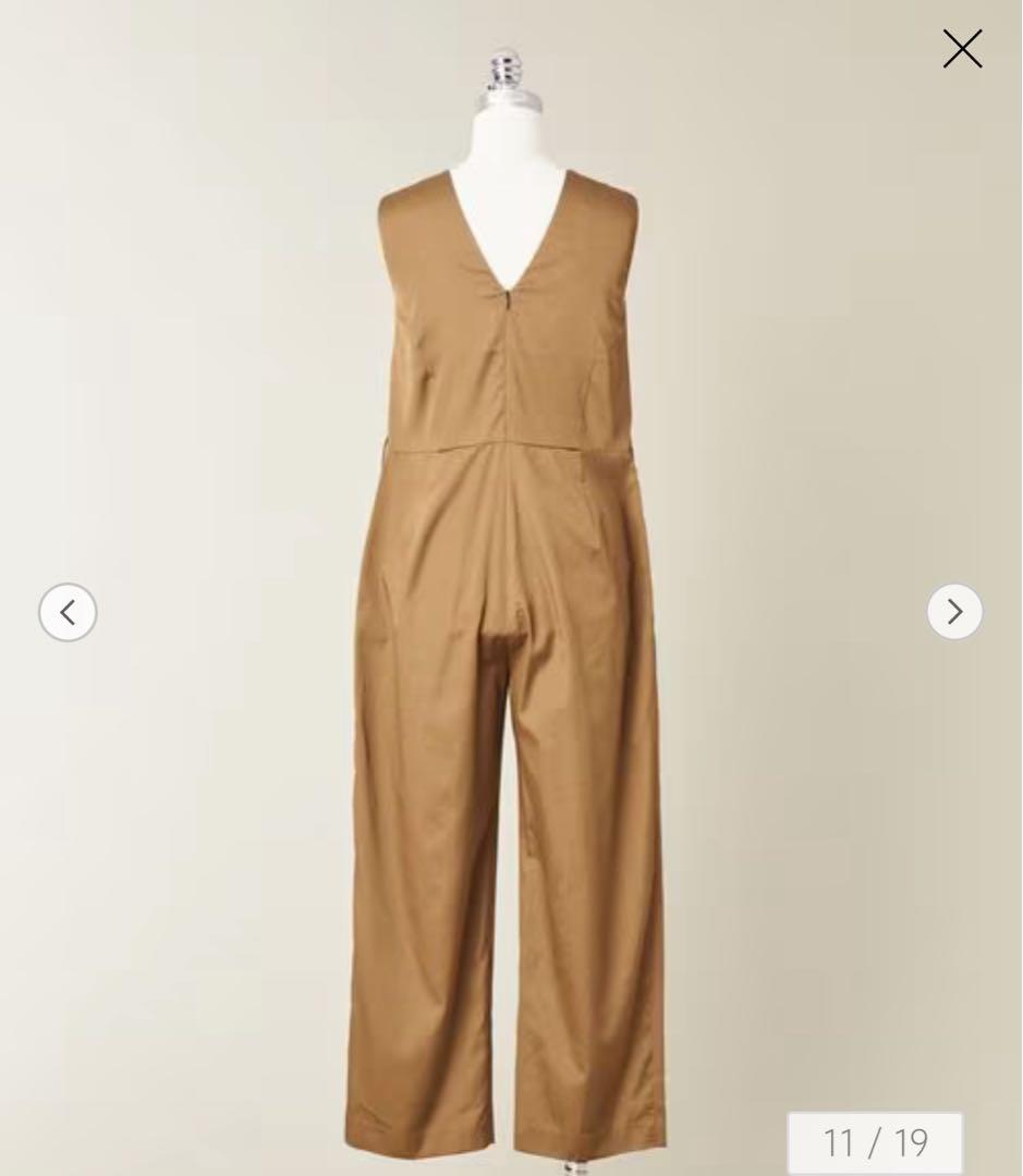 ＜conte＞サテン ノースリーブ オールインワン　ベージュ