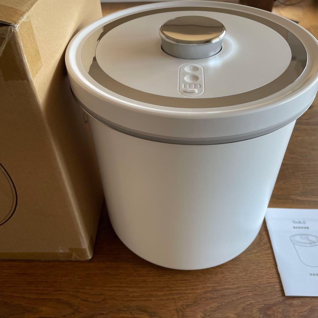 OoBLE 真空保存容器 ホワイト