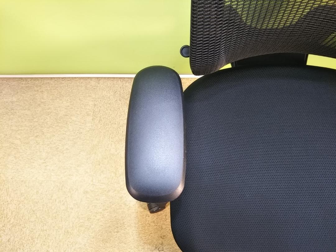 av　オカムラ　シルフィーチェア　ローバック　固定肘　前傾機能　メッシュ　中古品