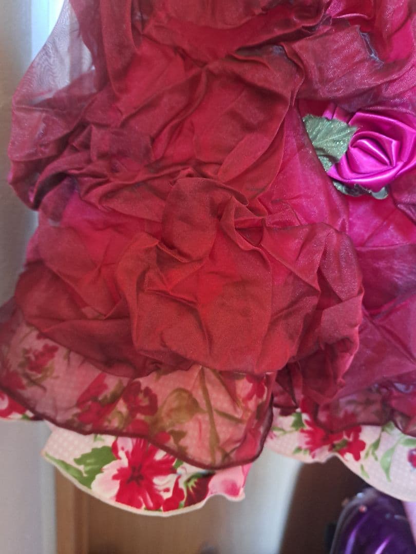 いちご　赤と白の花柄ドレス １20センチ7歳アイム