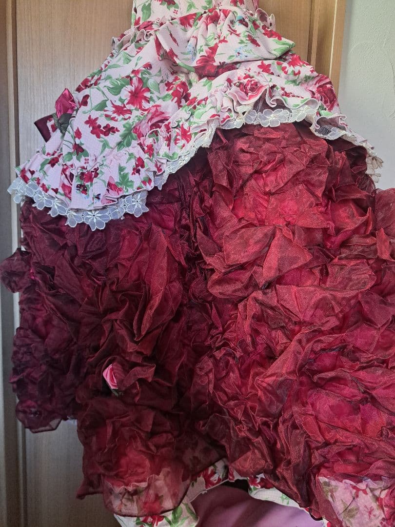 いちご　赤と白の花柄ドレス １20センチ7歳アイム