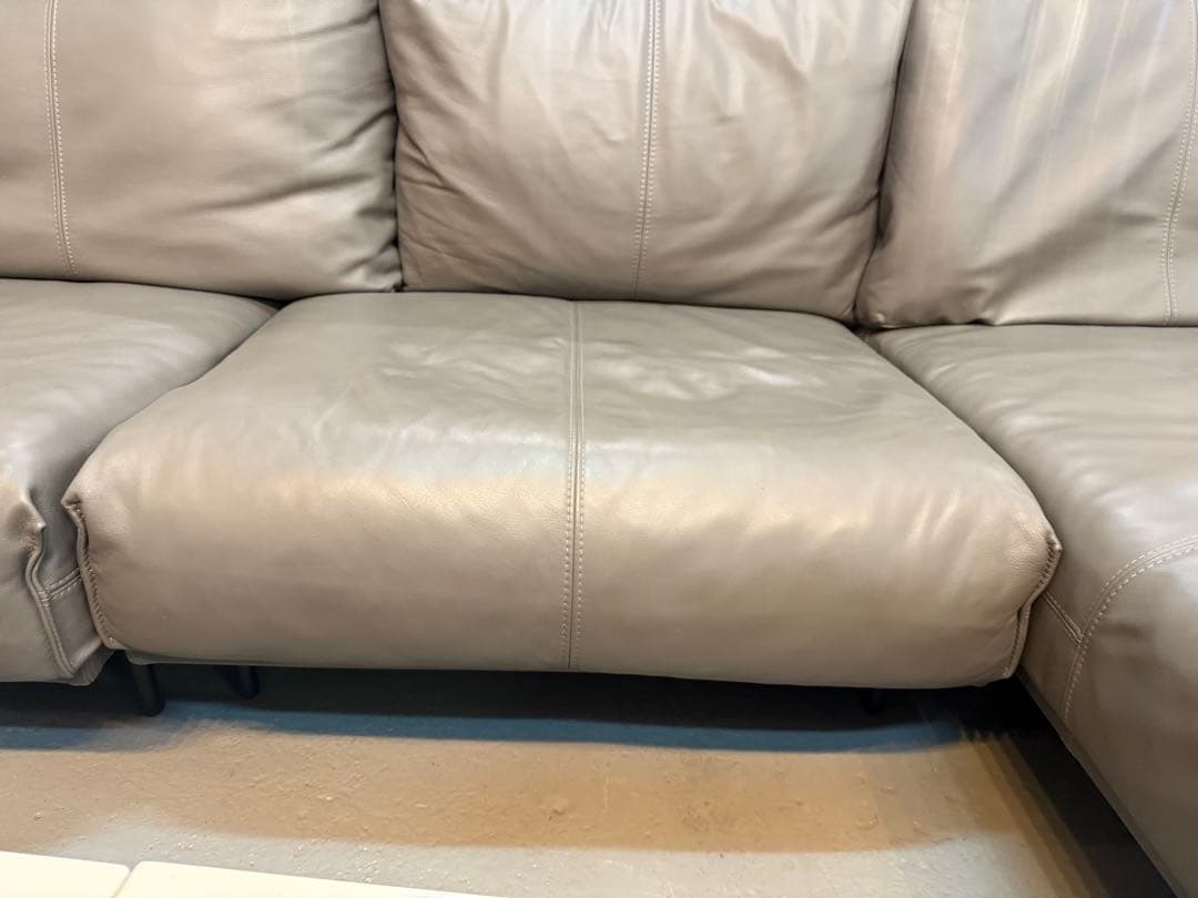 FaBRiCa 本革ソファ　IDC大塚家具　グレーソファ