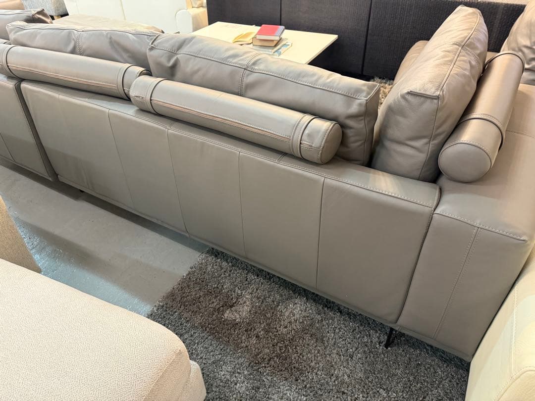 FaBRiCa 本革ソファ　IDC大塚家具　グレーソファ