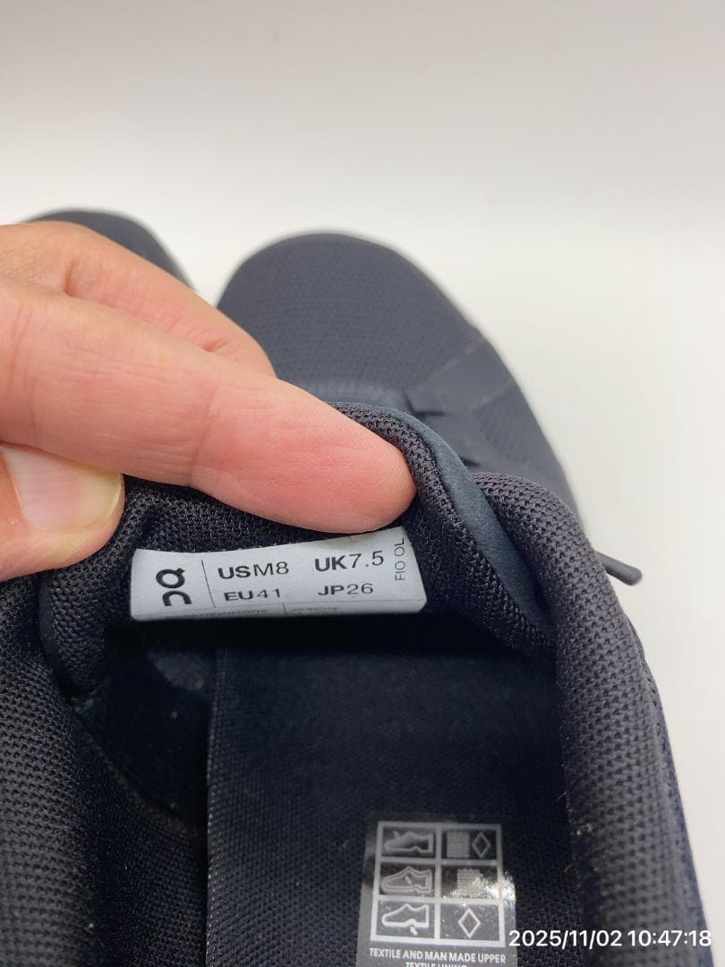 ゆ*う様 On　Cloud5ランニングシューズ オール・ブラック　メンズ　26c