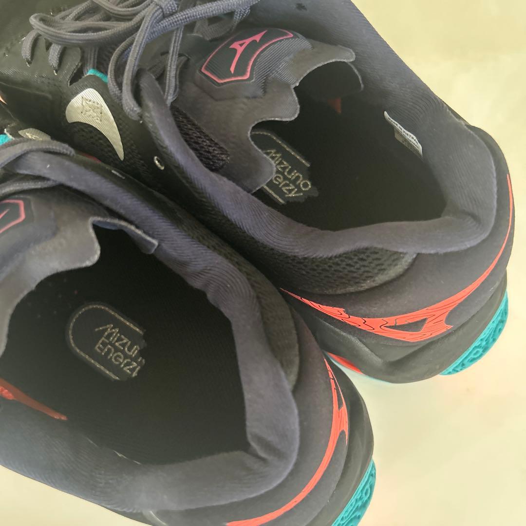 ミズノ バレーボール　バレーシューズ WAVE LIGHTNING Z8