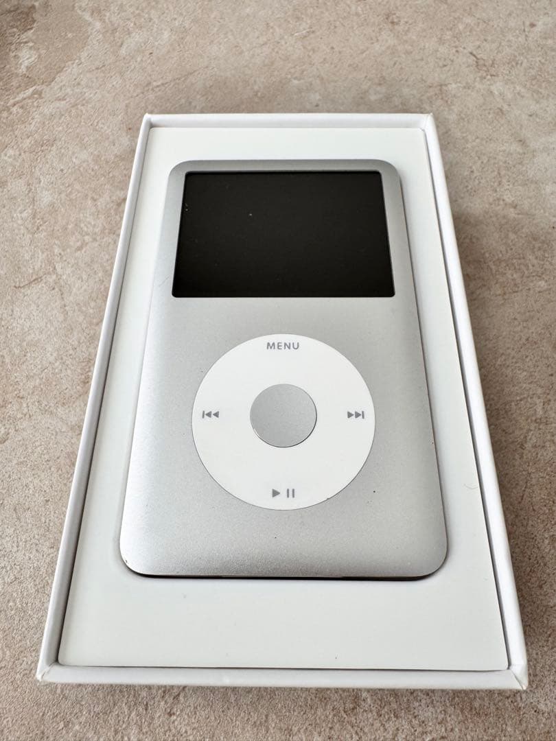 極美品 iPod classic A1238 120GB 新品電池 箱付