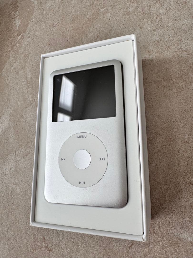 極美品 iPod classic A1238 120GB 新品電池 箱付