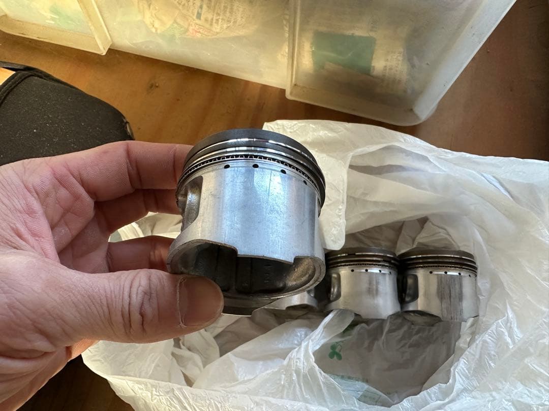 ゼファー 400 エンジンブロック　シリンダー　ピストン　純正