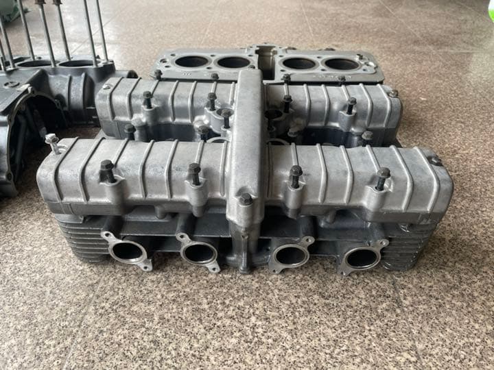 ゼファー 400 エンジンブロック　シリンダー　ピストン　純正