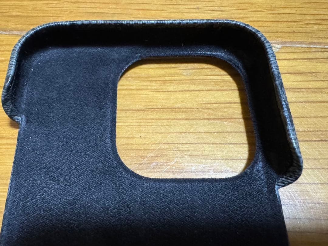 国内直営店購入 GUCCI iPhone15 PRO スマホケース