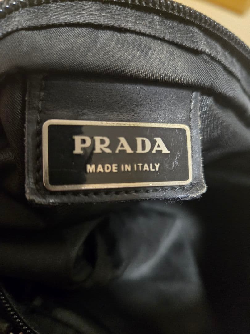 PRADA 三角プレート 黒 ブラック 白タグ テスート ショルダーバッグ