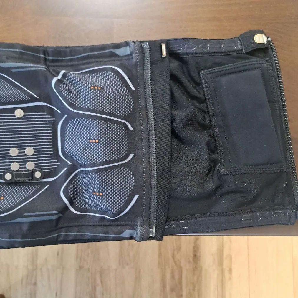 SIXPAD 専用ケース付　LSizeコントローラー、スプレーボトル付き