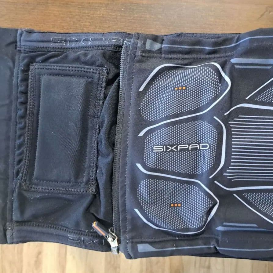 SIXPAD 専用ケース付　LSizeコントローラー、スプレーボトル付き