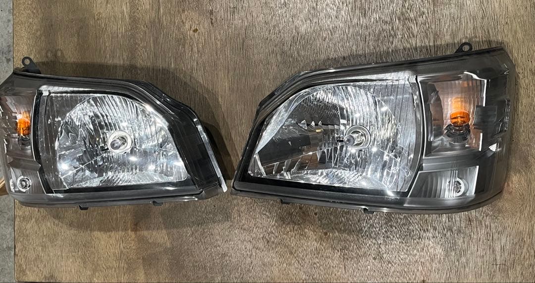 ノテ（美品）ハイゼットトラックヘッドライト S510P W4564