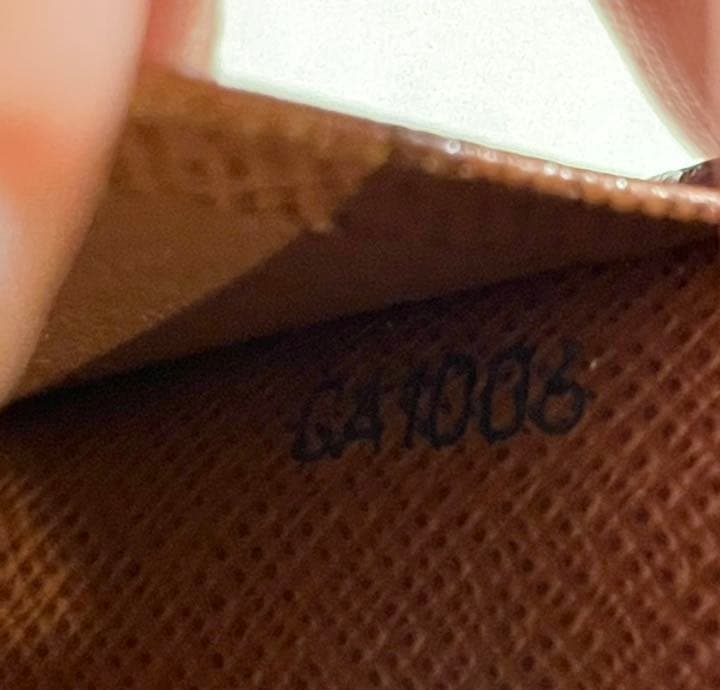 【シリアル番号有り】ルイヴィトン 折り財布 モノグラム