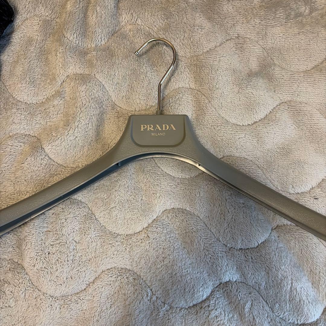 PRADA プラダ　ダウンベスト