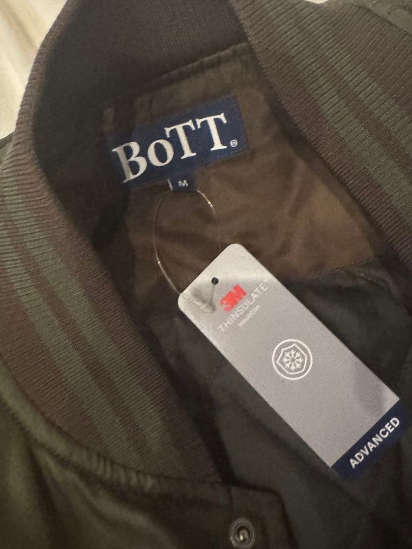 BOTT スタジャン　mサイズ