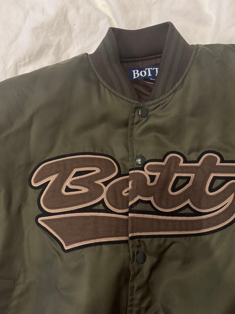 BOTT スタジャン　mサイズ