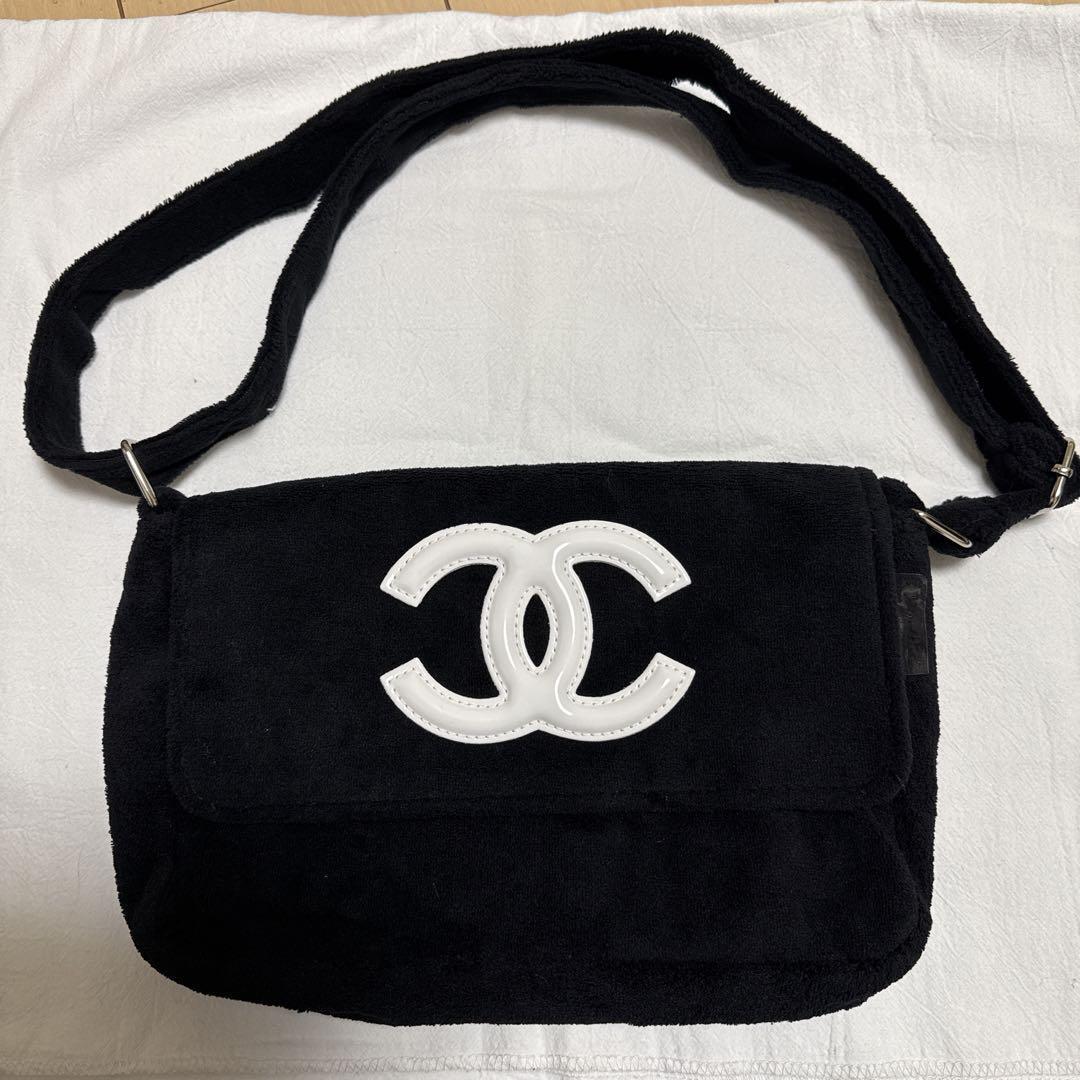 シャネル ノベルティ　ショルダーバッグ バッグ 白　【未使用】　BTS 人気