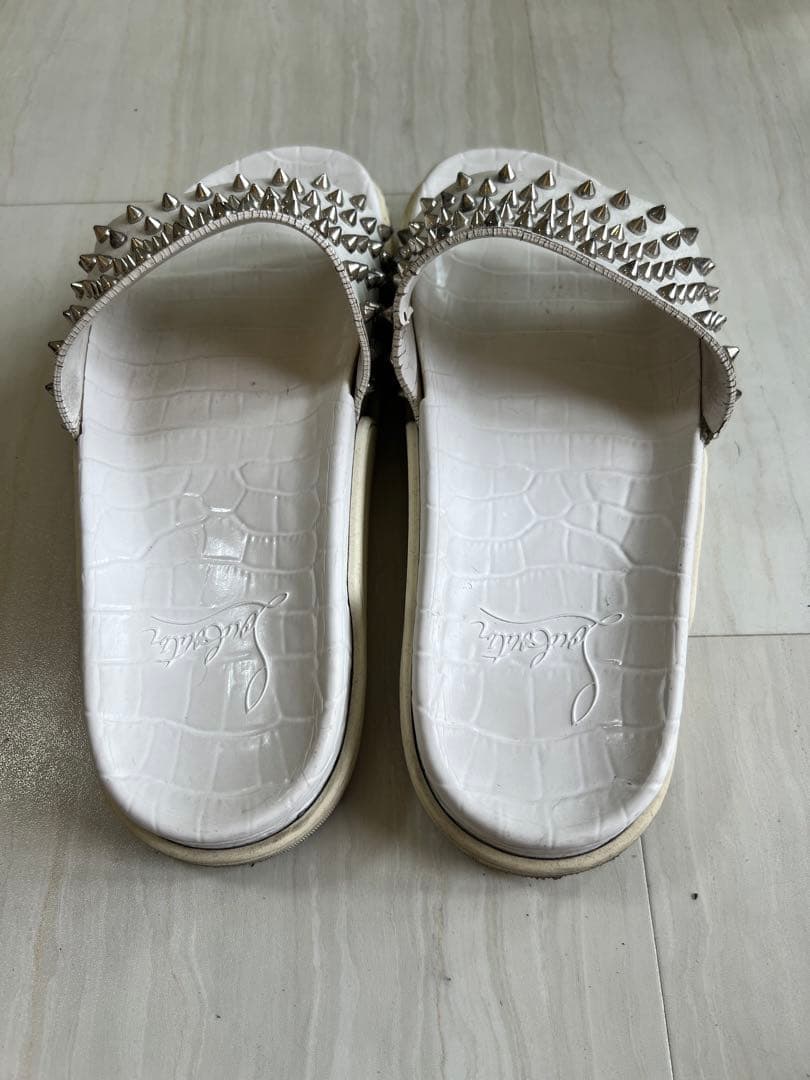 ルブタン　ホワイトスライドサンダル　白　サンダル