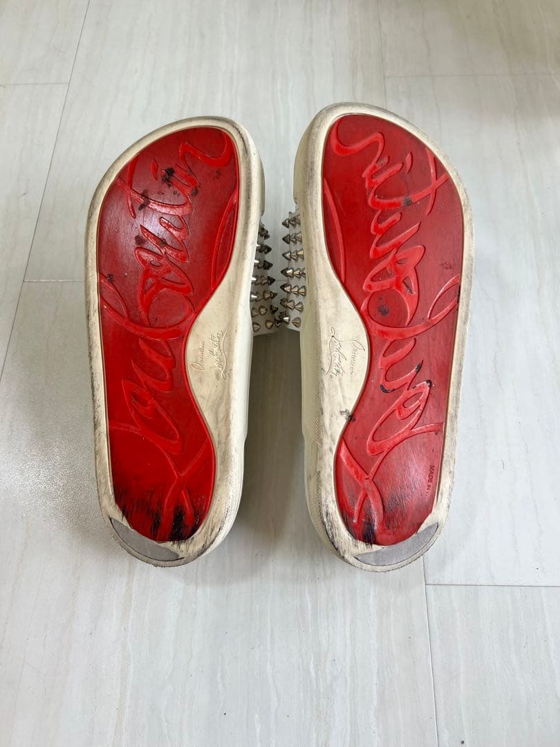 ルブタン　ホワイトスライドサンダル　白　サンダル