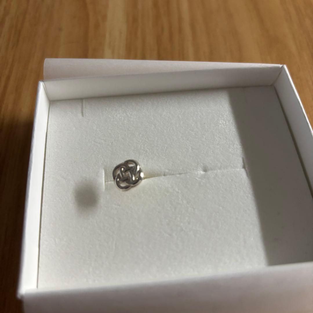 アクセサリー h'eres OUROBOROS SIGNET PIERCE