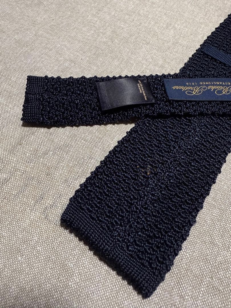 Brooks Brothers／ニットソリッドタイ／ロゴ刺繍／ネイビー／伊製