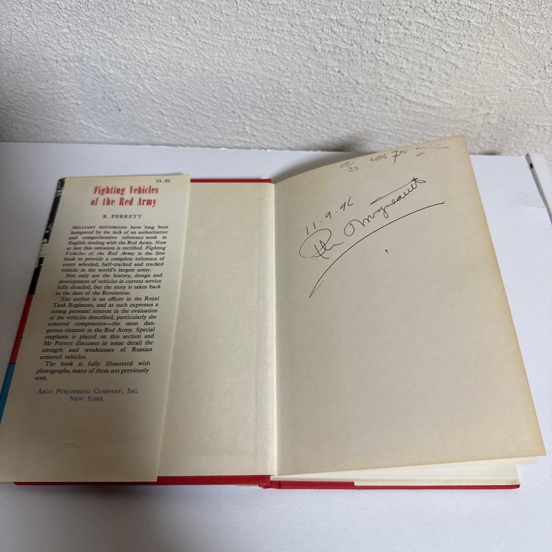 洋書 Fighting Vehicles of the Red Army