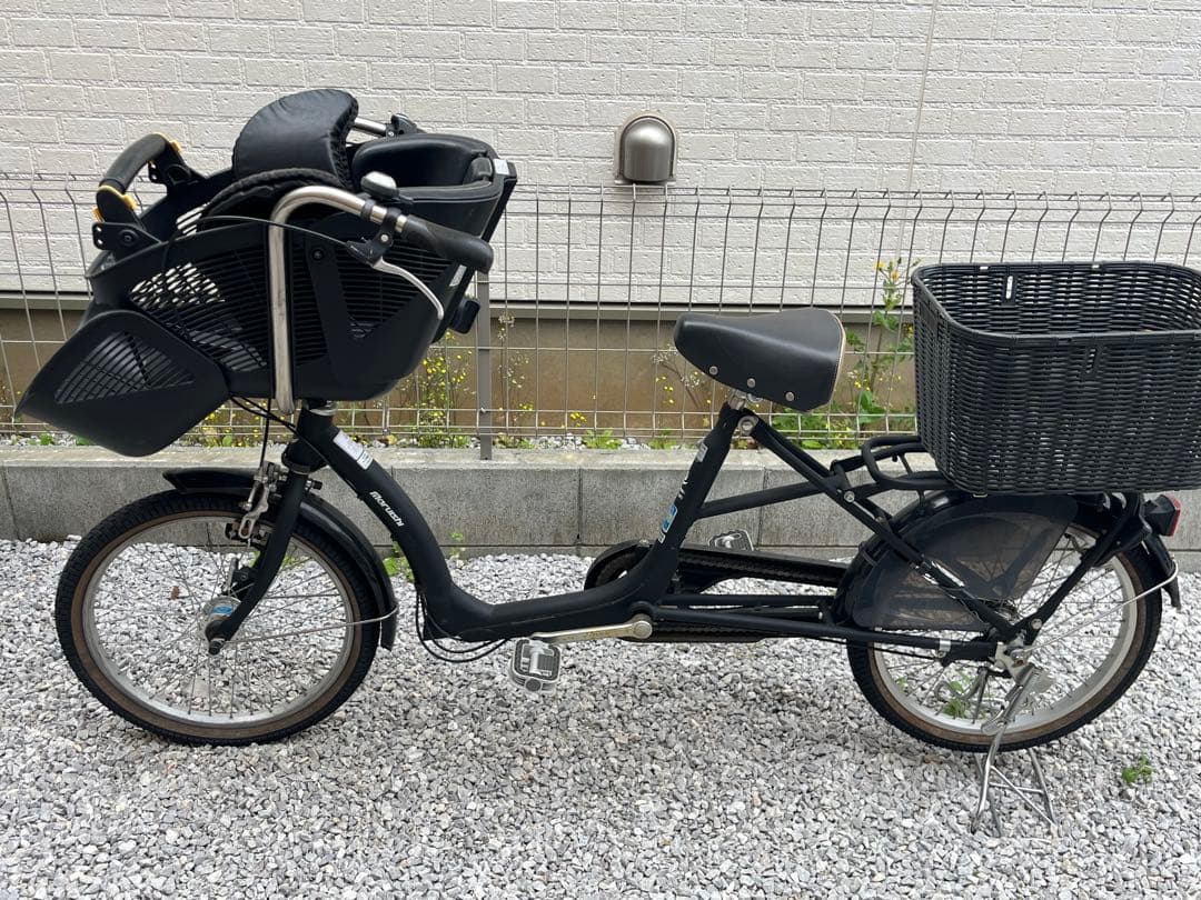 FRACKIES チャイルドシート付き ブラック　ふらっか〜ずシュシュ