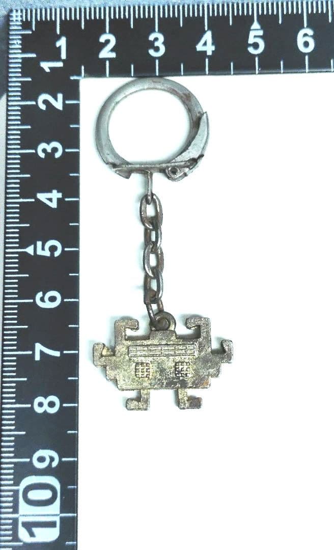 スペースインベーダー　昭和レトロキーホルダー金属製