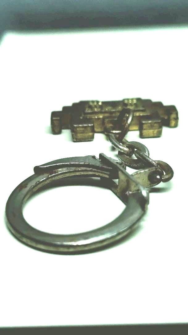 スペースインベーダー　昭和レトロキーホルダー金属製