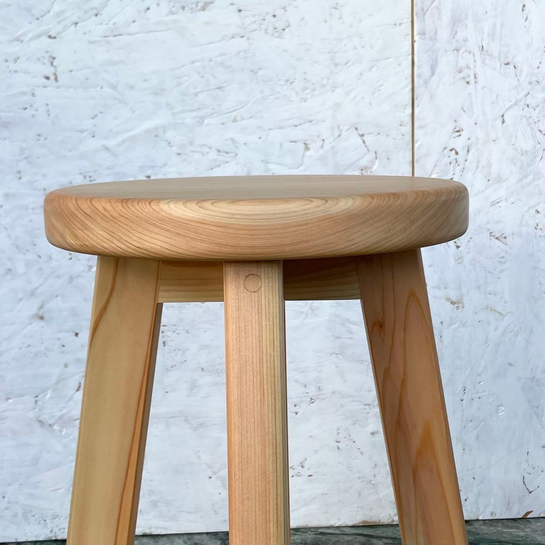 あんず　国産ひのき　丸椅子2脚とおがくず