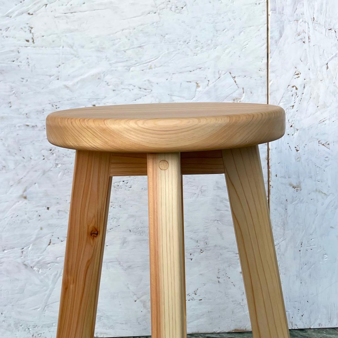 あんず　国産ひのき　丸椅子2脚とおがくず