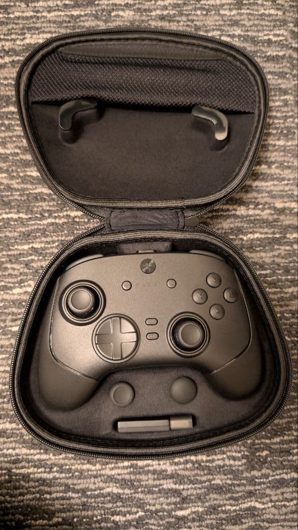 Razer Wolverine V3 Pro 8K PC コントローラー