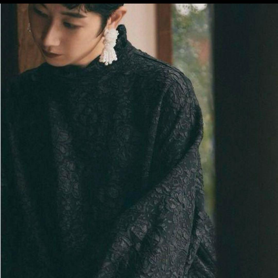 黒フリル付きロングワンピース