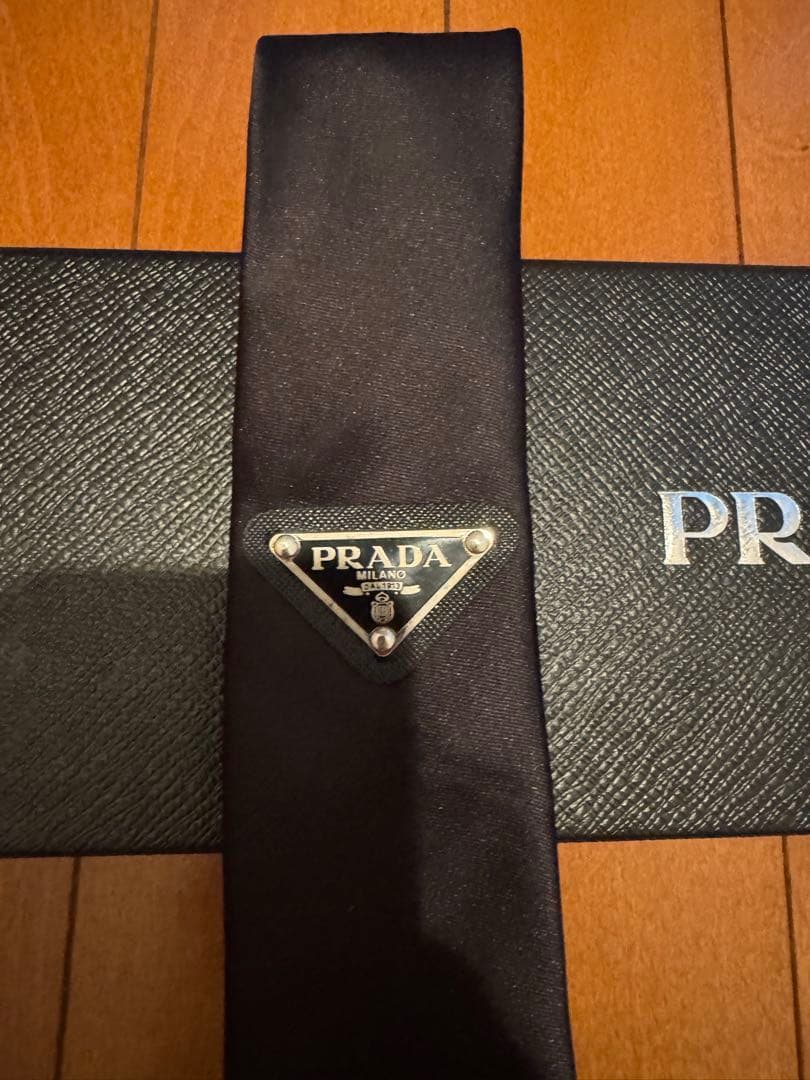 PRADA ブラック ギャバジンネクタイ シルク製