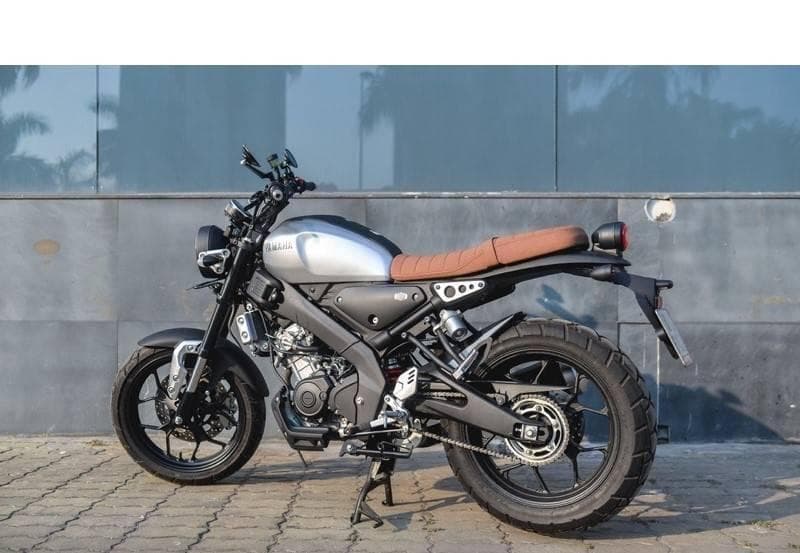 YAMAHA　 XSR155　　バイク センタースタンド xsr02