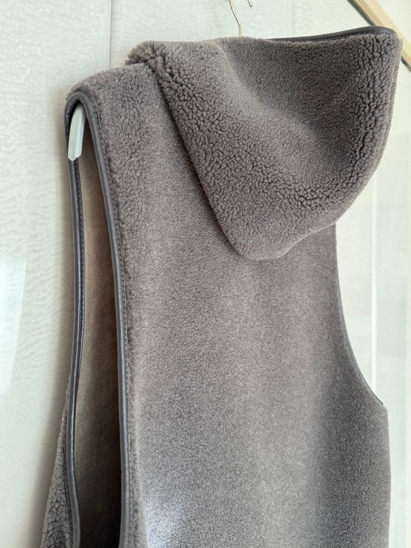 未使用　【RISLEY /リズレイ】フード付ボアベスト グレー