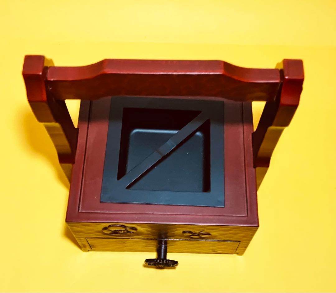 持ち手付き灰皿　昭和レトロ　木製　手提灰皿　引き出し付き　鎌倉彫り　ビンテージ