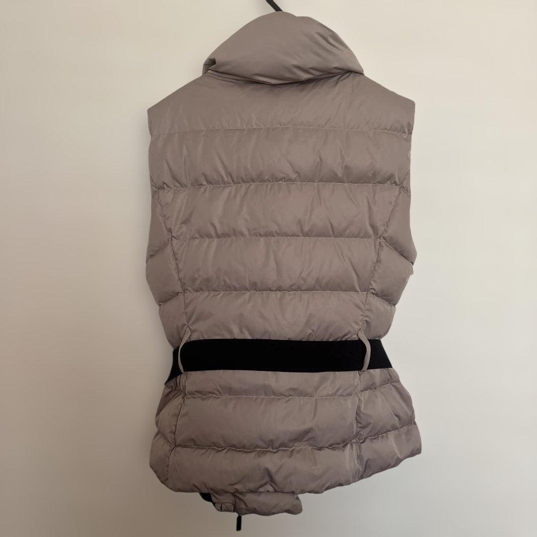 min☆min様お取り置き　モンクレール　ベルト付きダウンベスト　ベージュ
