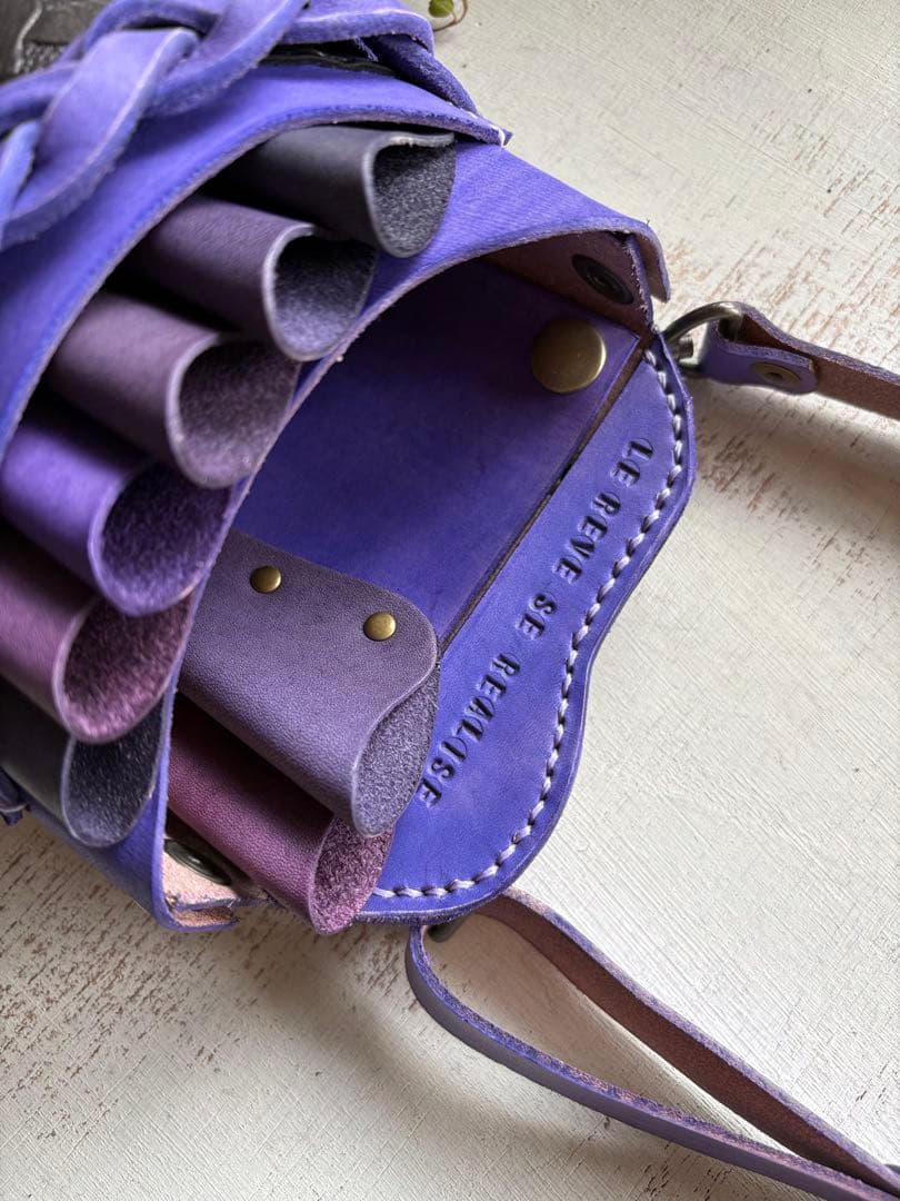 手染めブルーパープル、ローズ型押しの大容量シザーケース