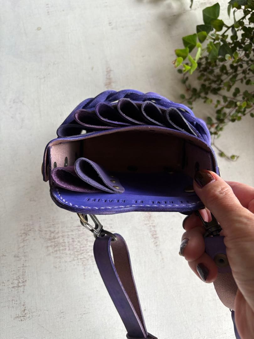 手染めブルーパープル、ローズ型押しの大容量シザーケース