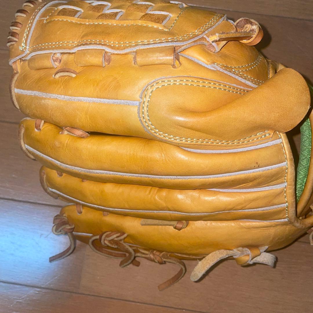 硬式グローブ　投手用　アクセフベルガード